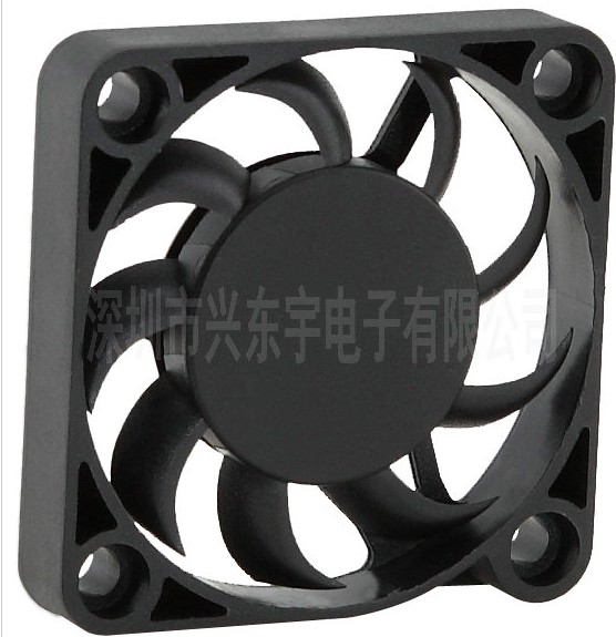 安防設(shè)備散熱風(fēng)扇我的特點(diǎn)，一覽眾山?。?