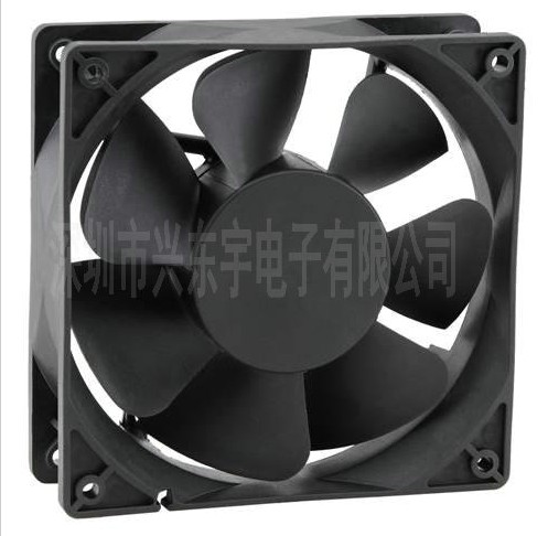 雙滾珠交流風(fēng)扇細(xì)心清理，專心制造！