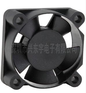 電飯煲散熱風(fēng)扇轉(zhuǎn)子平衡軸心在哪里？